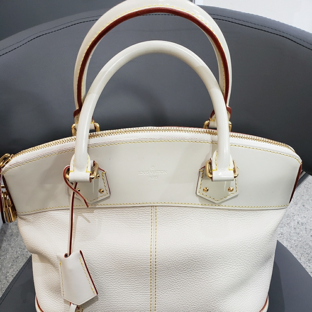 Louis Vuitton Suhali Lockit bag